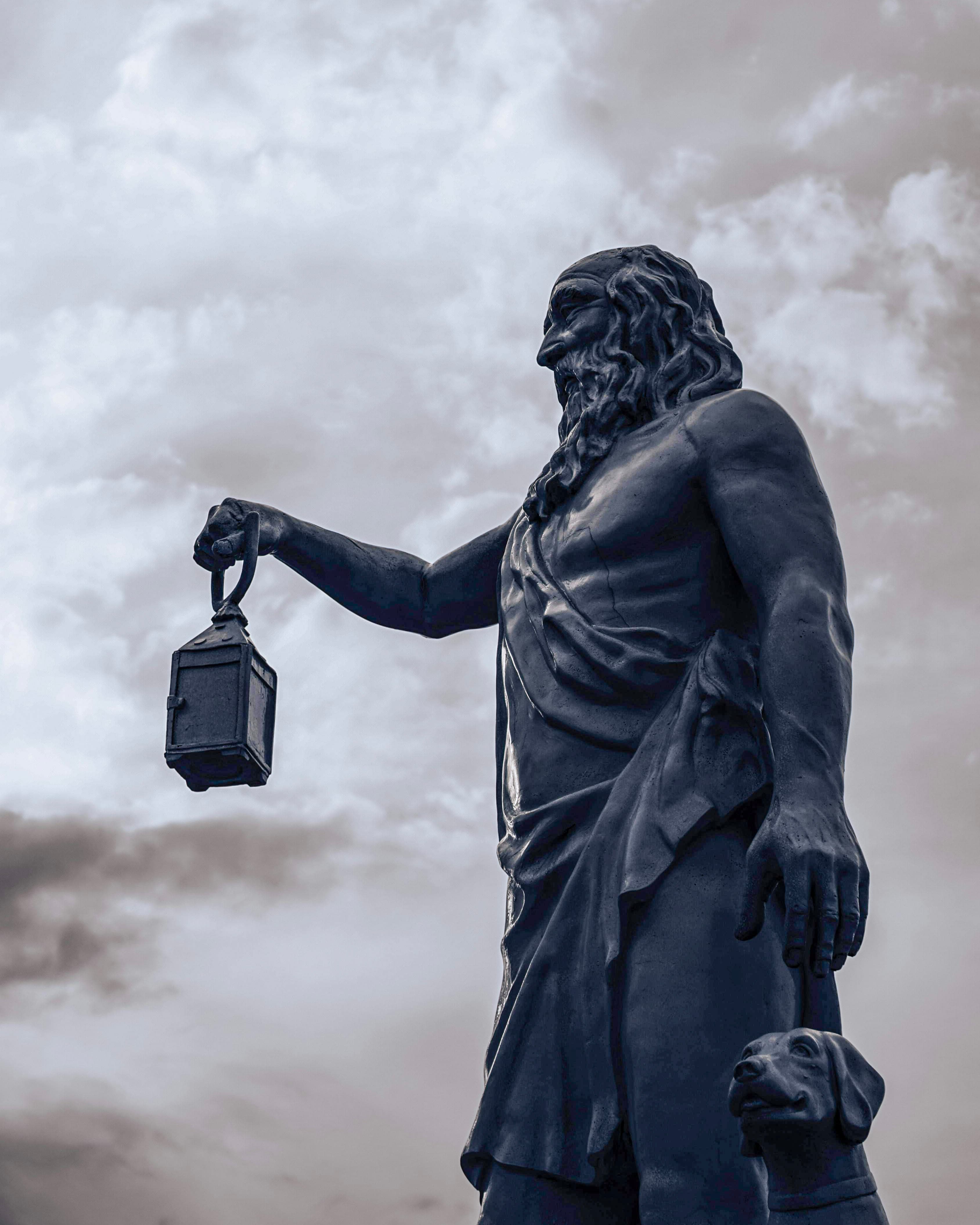 Estatua de Sócrates pensativo